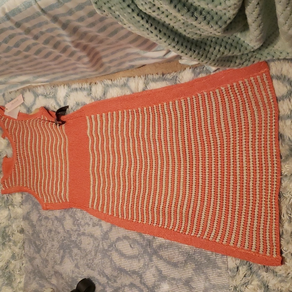 Eva Mendez long dress XL, but fits like a Large. Light orange and cream. Knitted